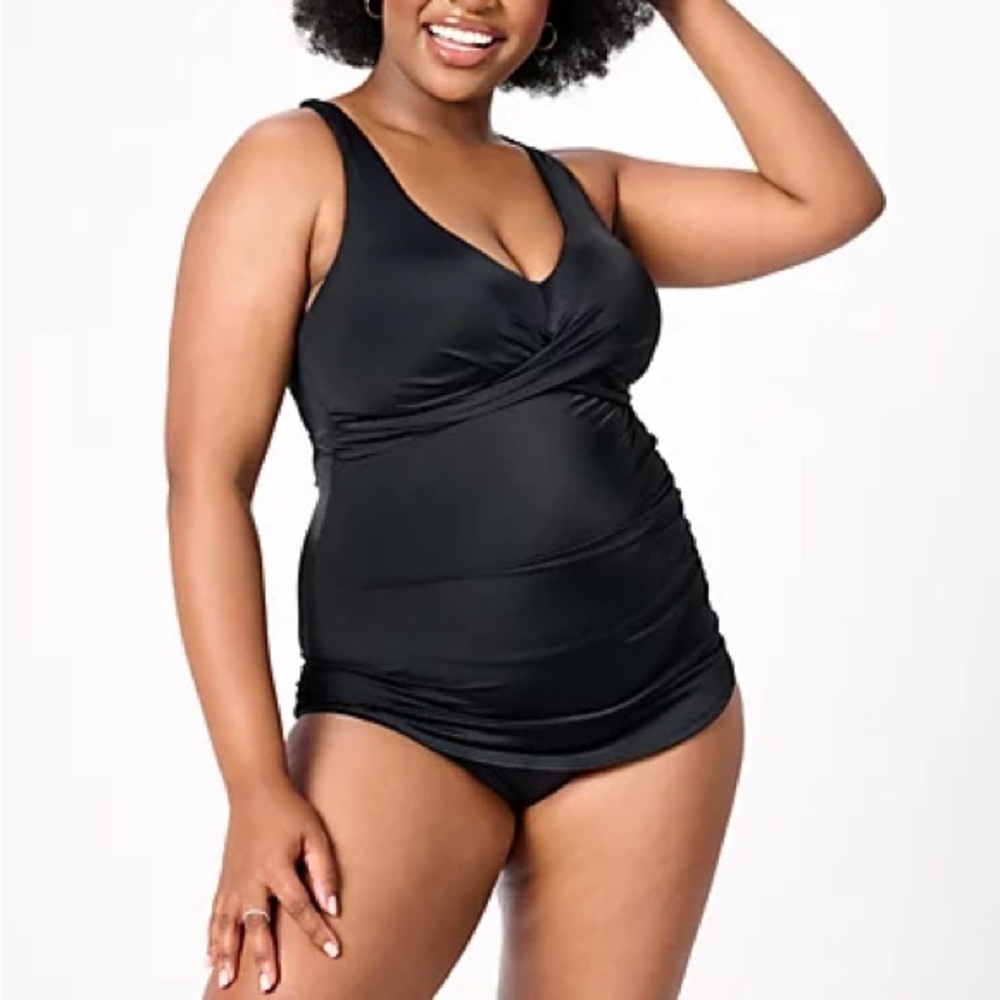 Jantzen Adjustable Strap V-Neck Tankini with Comfort Brief - Picture 2 of 7
